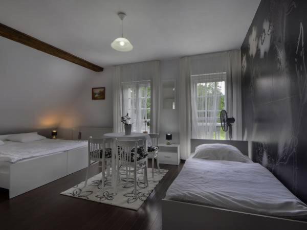 Bialy Dwor Villa Kostrzyca Luaran gambar